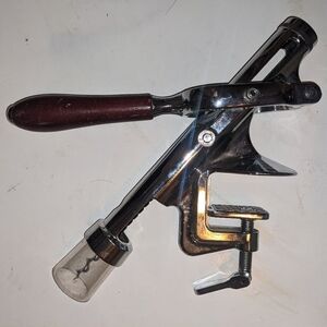 Table-Mounted Corkscrew/Wine Bottle Opener